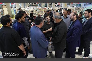بازدید شهردار تهران از رویداد "اردی‌بهشت کتاب" 16