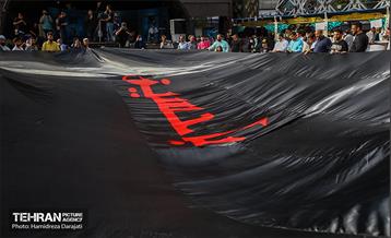 اهتزاز اَبَر پرچم متبرک ابا عبدالله حسین(ع) 7