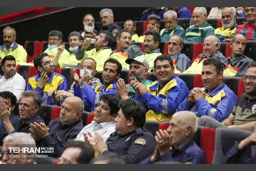 همایش تجلیل از کارگران شهرداری منطقه ۵ 13