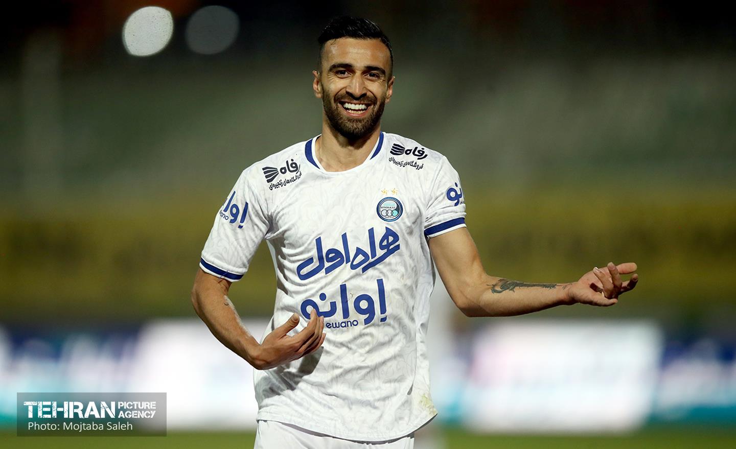 دیدار تیم‌های فوتبال پیکان و استقلال 39