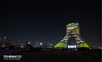 نورافشانی جشن پیروزی انقلاب اسلامی در میدان آزادی 37