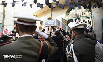 تشییع پیکر شهید گمنام در مسجد حجت(عج) 3