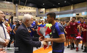 بازدید شهردار تهران از اردوی تیم ملی کشتی