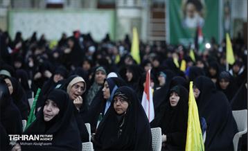 اولین همایش مسجد برقرار در حرم امام(ره) 19