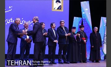 نشست  شهردار تهران با رهبران دینی،چهره های برجسته و شهروندان مسیحی آشوری و ارمنی 32