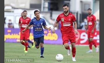 دیدار تیم های فوتبال پرسپولیس و استقلال تهران 8