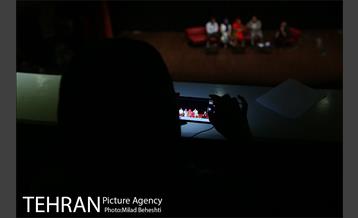 نقد فیلم زیر سقف دودی در فرهنگسرای ارسباران‎ 10