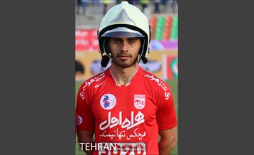 دیدار تیم های فوتبال پیکان و تراکتورسازی