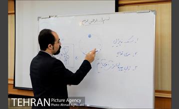 برگزاری کلاس های خدمات و میزبان ویژه نیروهای خدماتی مناطق شهرداری تهران 10