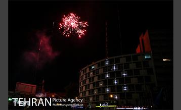 نورافشانی میدان ولیعصر(عج) در شب عید فطر 1