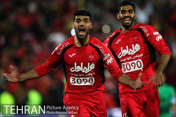 دیدار تیم های فوتبال پرسپولیس و پیکان
