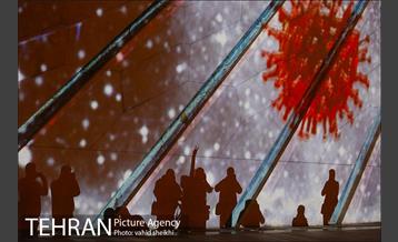 ویدئو مپینگ بر روی برج آزادی با موضوع کرونا  17