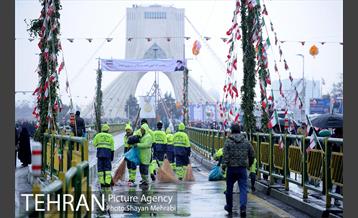 خدمات شهرداری تهران در پایان راهپیمایی یوم الله 22 بهمن 11