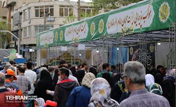 خدمت‌رسانی مواکب منطقه10 به نمازگزاران عید سعید فطر 20