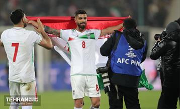 جشن و شادی بازیکنان و کادر فنی تیم ملی ایران پس از صعود به جام جهانی 2022