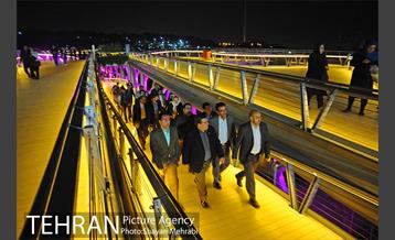 بازدید شهردار مونترال از پل طبیعت 16