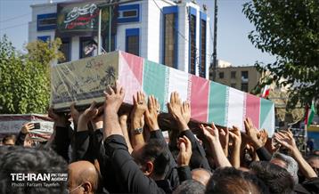 مراسم تشییع و خاکسپاری لاله های زهرایی در منطقه 5