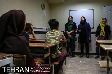 نواختن زنگ مدرسه کودکان کار مرکز پرتو توسط هانیه توسلی 8