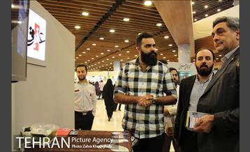 بازدید پیروز حناچی شهردار تهران از هفدهمین نمایشگاه عطر سیب 5