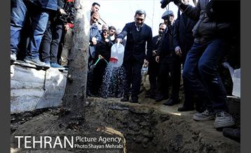 آیین کاشت 40 اصله درخت، به مناسبت چهلمین سالگرد انقلاب اسلامی باحضور شهردار تهران 20