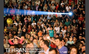 ویژه برنامه شب فیروزه ای در دریاچه شهدای خلیج فارس 18