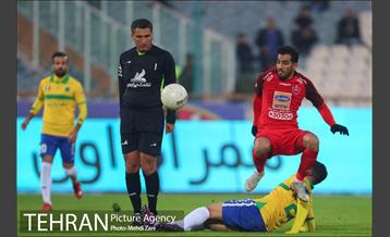 دیدار تیم های پرسپولیس  و صنعت نفت آبادان 11