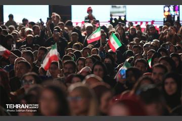 رویداد «شب ایران» در میدان انقلاب اسلامی 52
