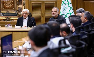 نشست صمیمانه شهردار تهران با معاون اول رئیس‌جمهور