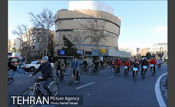 دوچرخه سواری در منطقه 6 به مناسبت هوای پاک 8