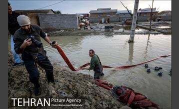 عملیات تخلیه آب از محلات گمیشان 15