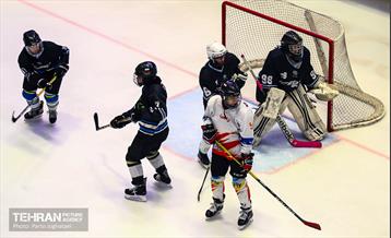 اسکیت هاکی روی یخ زنان 16