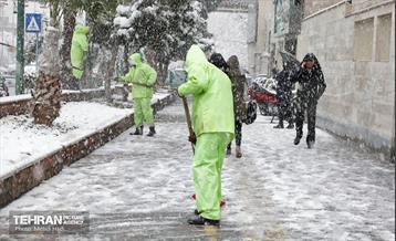 روز برفی در منطقه 8