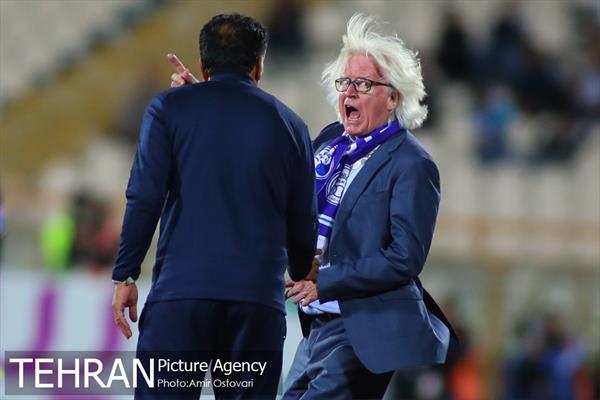 دیدار تیم های استقلال تهران و سپاهان اصفهان 18