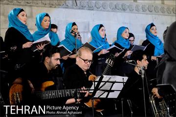 سمفونی ایثار و مقاومت در میدان مشق 17