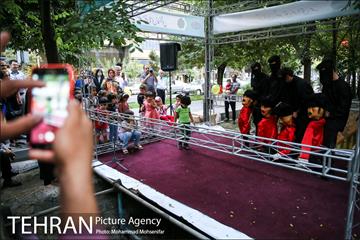 افتتاح گذر فرهنگی پنجشنبه های بلوار کشاورز 39