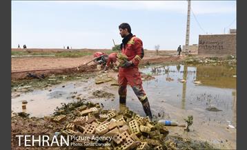 عملیات تخلیه کامل آب شهرک مسکونی پیام اهواز 7