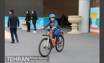 دود بدرود در ایوان انتظار 14