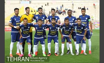 دیدار تیم های فوتبال استقلال خوزستان و سایپا تهران