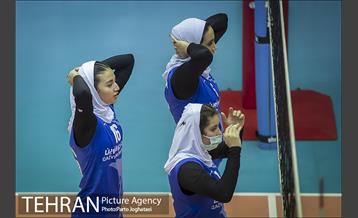 دیدار تیم‌های والیبال شهرداری قزوین و سروقامتان بابل 17