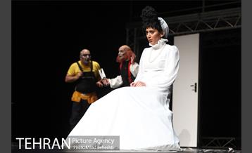 نمایش هملت‎ 8