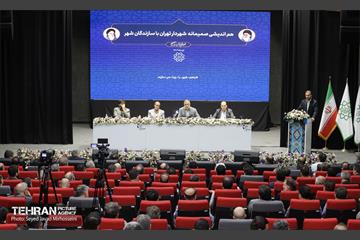 هم اندیشی صمیمانه شهردار تهران با سازندگان شهر 12