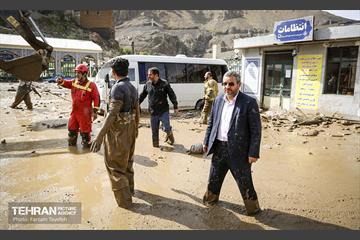 بازدید شهردار تهران از منطقه سیل زده امام زاده داوود(ع) 47