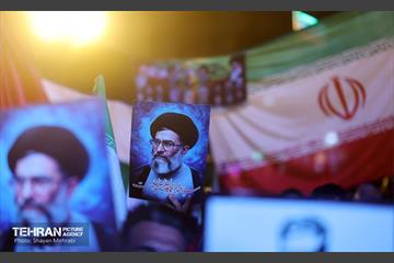 اجتماع مردم در هفتمین روز شهادت رهبر انقلاب اسلامی 26