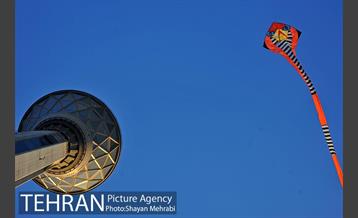 برج میلاد میزبان لاله های بهاری و تخم مرغ های رنگی 19