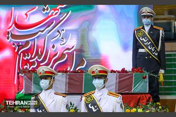 تشییع دو شهید گمنام دفاع مقدس در وزارت ورزش و جوانان 7