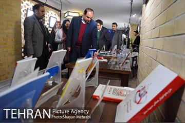 تقدیر از همکاران نویسنده و رونمایى از دوهفته نامه همگامان 39