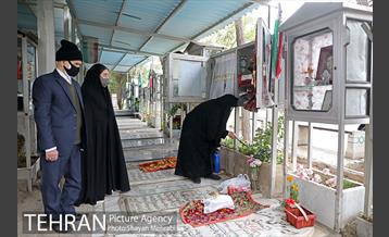 اولین پنجشنبه سال 1400 در بهشت زهرا(س) 24