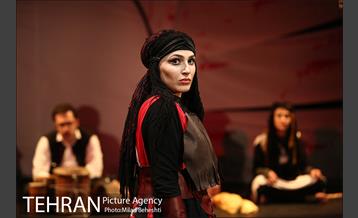 نمایش سرزمین پدری 12