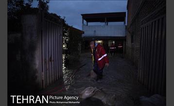 تخلیه آب از منازل مسکونی شهر آق قلا 10