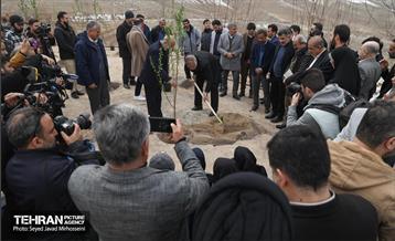 آیین روز درخت‌کاری و پایان پروژه کاشت ۲۵۰۰ هکتار کمربند سبز پایتخت  18